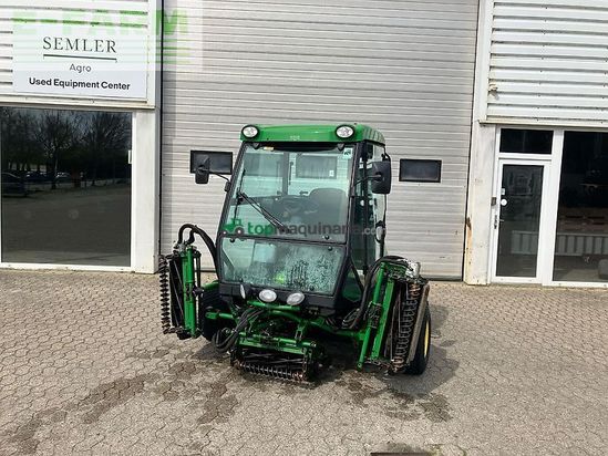 Cosechadora de Cereal - John Deere - 8700 a