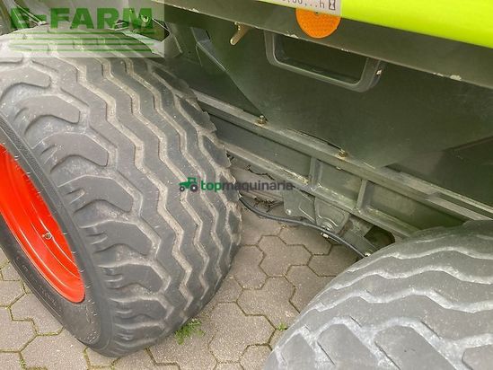 Empacadora gigant - Claas - quadrant 3200 fc