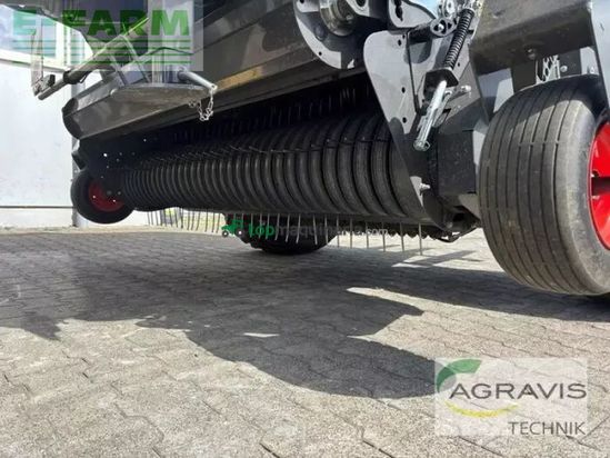 Empacadora gigant - Claas - variant 585 rc pro