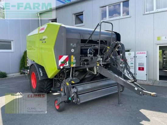 Empacadora gigant - Claas - rollant 630 rc uniwrap
