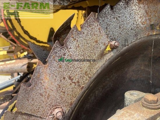 Cosechadora de Cereal - New Holland - fr 9090