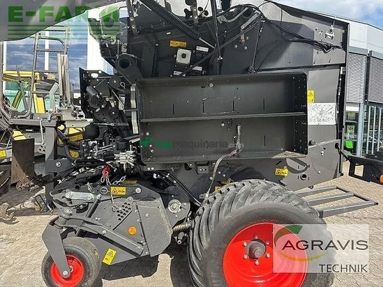 Empacadora gigant - Claas - variant 585 rc pro