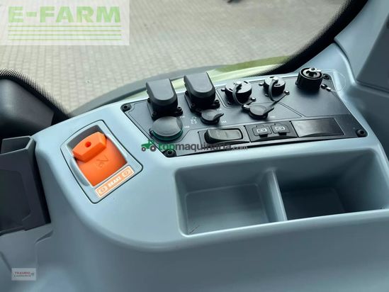 Tractor agrícola - Valtra - t215 d mit rüfa und fk