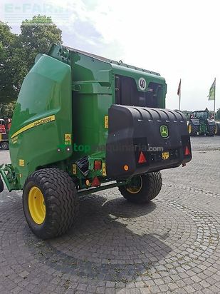 Empacadora gigant - John Deere - v461m