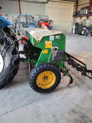 Sembradora Gil 22 rejas de 3 metros