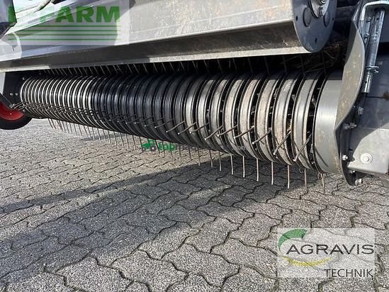 Empacadora gigant - Claas - quadrant 5200 fc tandem