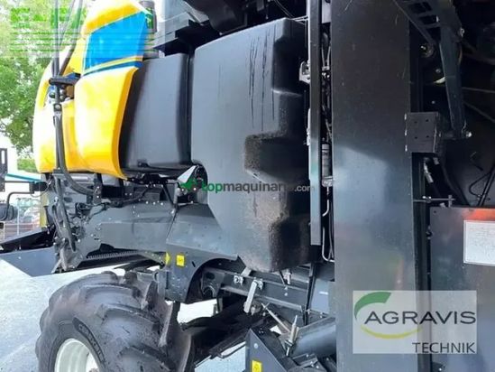 Cosechadora de Cereal - New Holland - cx 8.80 raupe