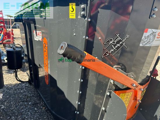 Remolqu esparcidor -  - futtermischer-4,0m³-elektromotor-vorführmaschine
