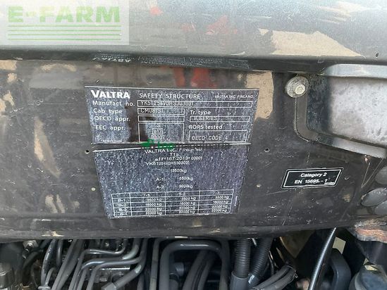 Tractor agrícola - Valtra - t254 versu tractor (st26300)