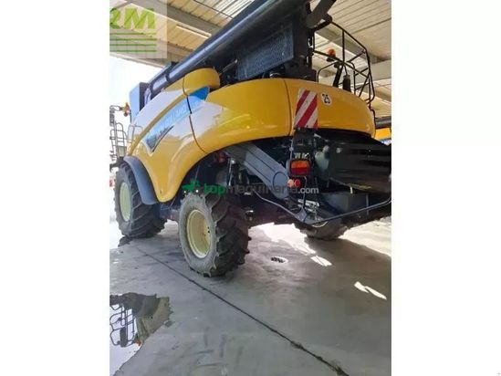 Cosechadora de Cereal - New Holland - cr9080