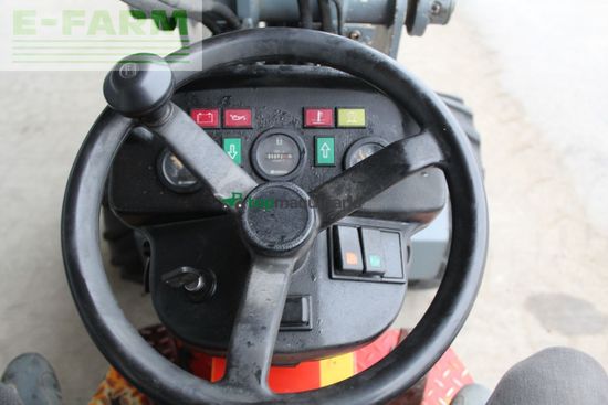 Minicargadora - Giant - hoflader d 335 t