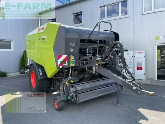 Empacadora gigant - Claas - rollant 630 rc uniwrap