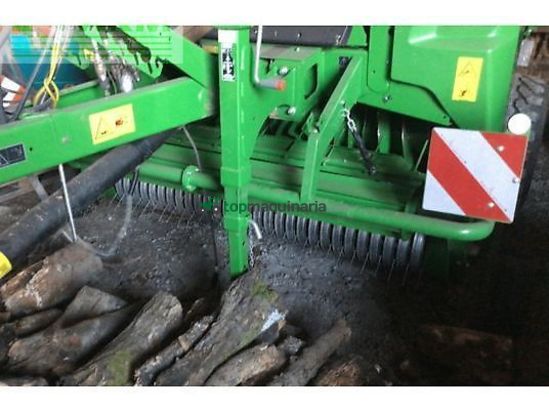 Empacadora gigant - John Deere - v461m