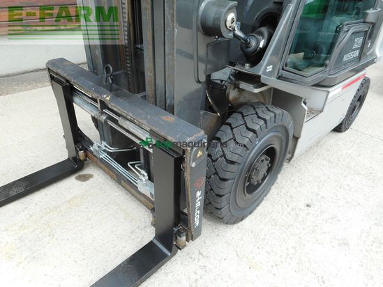 Elevadora - Nissan - y1d2a25q triplex 4,5m + ss + zv + kabine