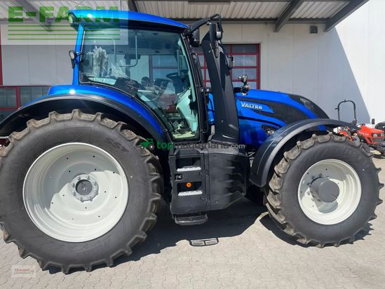 Tractor agrícola - Valtra - t215 d 60 km/h
