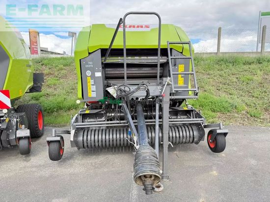 Empacadora gigant - Claas - rollant 520 rf