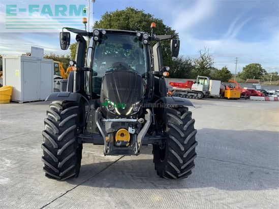 Tractor agrícola - Valtra - n135 active tractor (st27903)