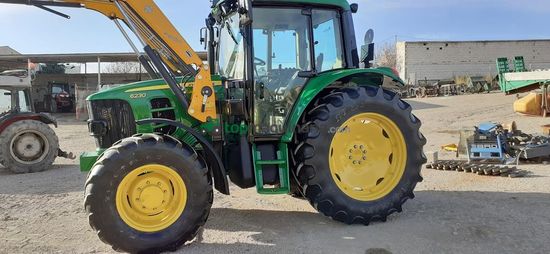 Tractor agrícola - John Deere - 6230 con pala Tenias