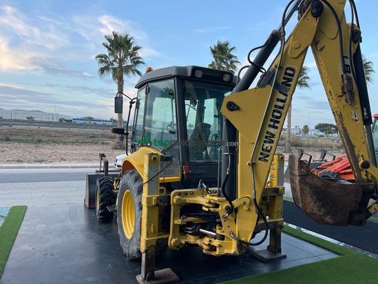 Retroexcavadora  mixta New Holland LB95 BT
