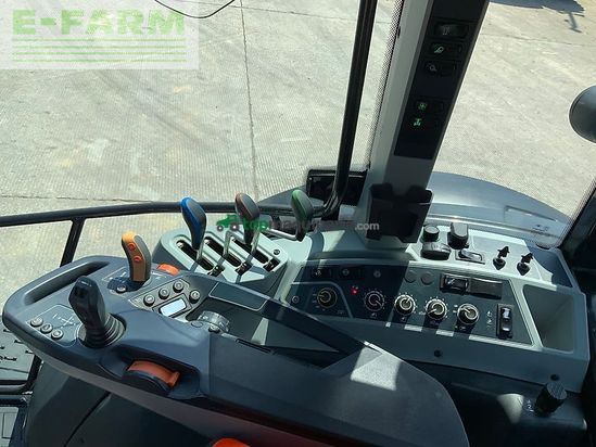 Tractor agrícola - Valtra - g135 tractor (st26103)