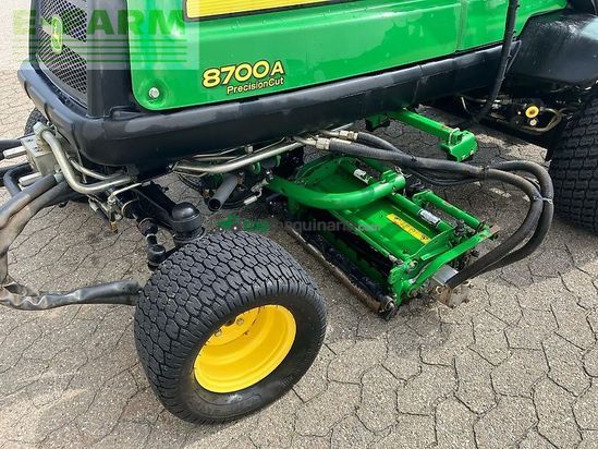 Cosechadora de Cereal - John Deere - 8700 a