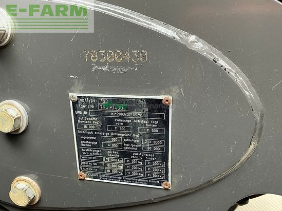 Tractor agrícola - Claas - xerion trac 5000 tractor (st26926)