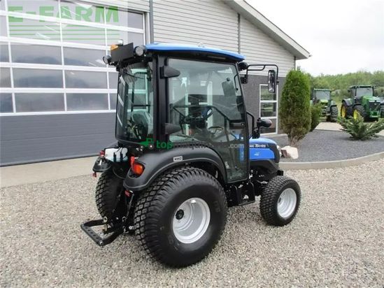 Tractor agrícola - Solis - 26 hst med kabine og industrihjul