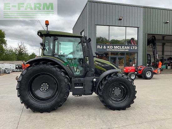 Tractor agrícola - Valtra - g135 active tractor (st26596)