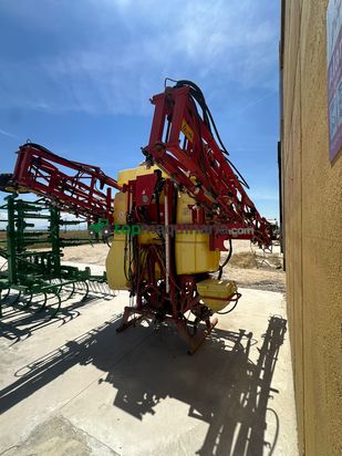Pulverizador suspendido RAU VICON  1300 LITROS barras de 21 metros