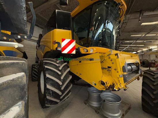 Cosechadora de Cereal - New Holland - CR9080