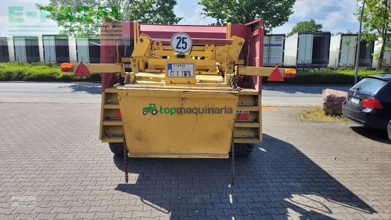 Empacadora gigant - New Holland - d800 defekt