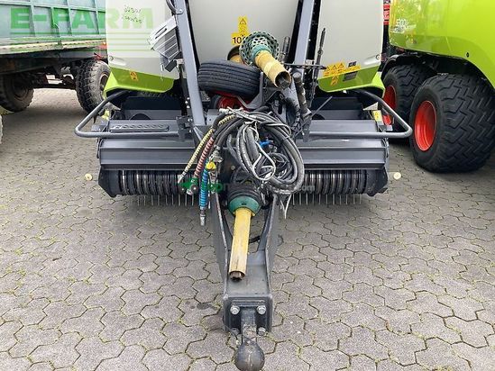 Empacadora gigant - Claas - quadrant 3200 fc
