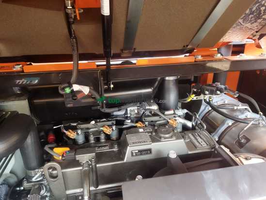 Miniexcavadora HITACHI ZX85USB-6