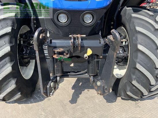 Tractor agrícola - New Holland - t7.245 tractor (st24115)