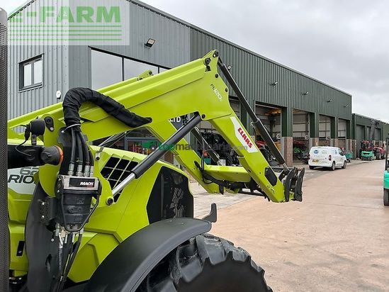 Tractor agrícola - Claas - 620 arion tractor (st25431)