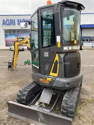 Excavadora - New Holland - e 25 d