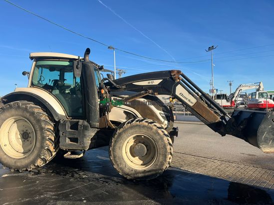 Tractor agricola Valtra T174