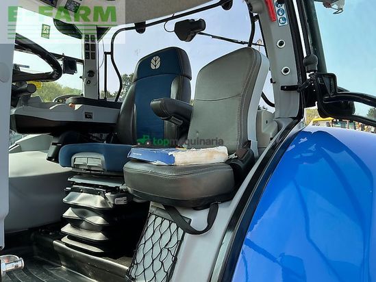 Tractor agrícola - New Holland - t7.245 tractor (st27151)