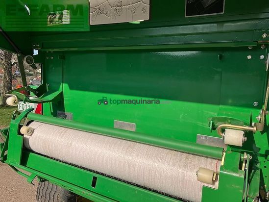 Empacadora gigant - John Deere - 864