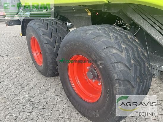 Empacadora gigant - Claas - quadrant 5300 evolution fc tandem