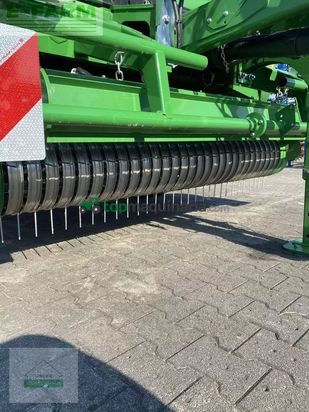 Empacadora gigant - John Deere - v451 m