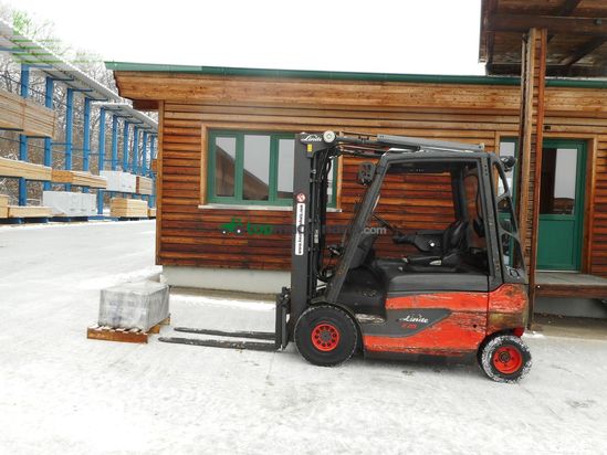 Elevadora - Linde - e25-1 triplex + ss + 4. kreis ( batterie bj. 202