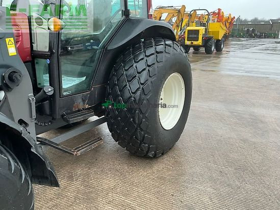 Tractor agrícola - Valtra - a93 tractor (st25537)