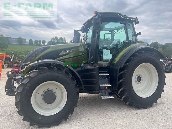 Tractor agrícola - Valtra - t 215d mit rüfa und forstkabine