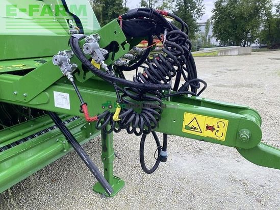 Empacadora gigant - John Deere - v 451 pm
