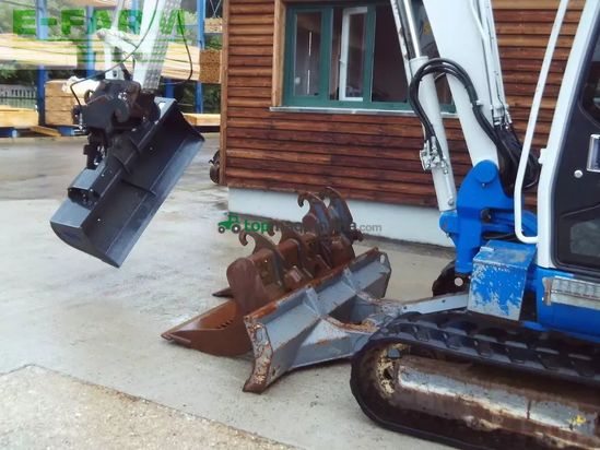 Excavadora - Takeuchi - tb 260 ( 5.735kg ) hydr. sw + 3 löffel