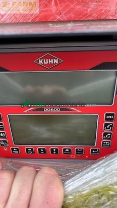 Remolqu esparcidor - Kuhn - profile 14.2 ds