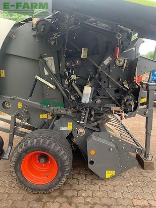 Empacadora gigant - Claas - variant 360 rc