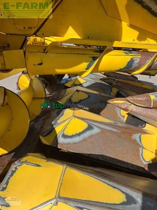 Cosechadora de Cereal - New Holland - cr 9070