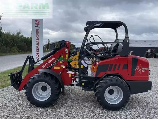 Minicargadora - Schaffer - nordic 42+